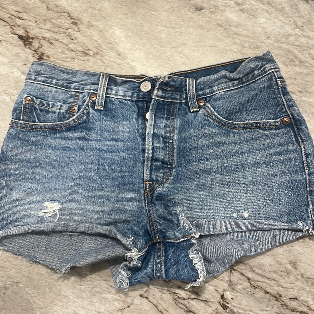 Womens Denim Blue Jean Shorts Levi’s 27 Waist.